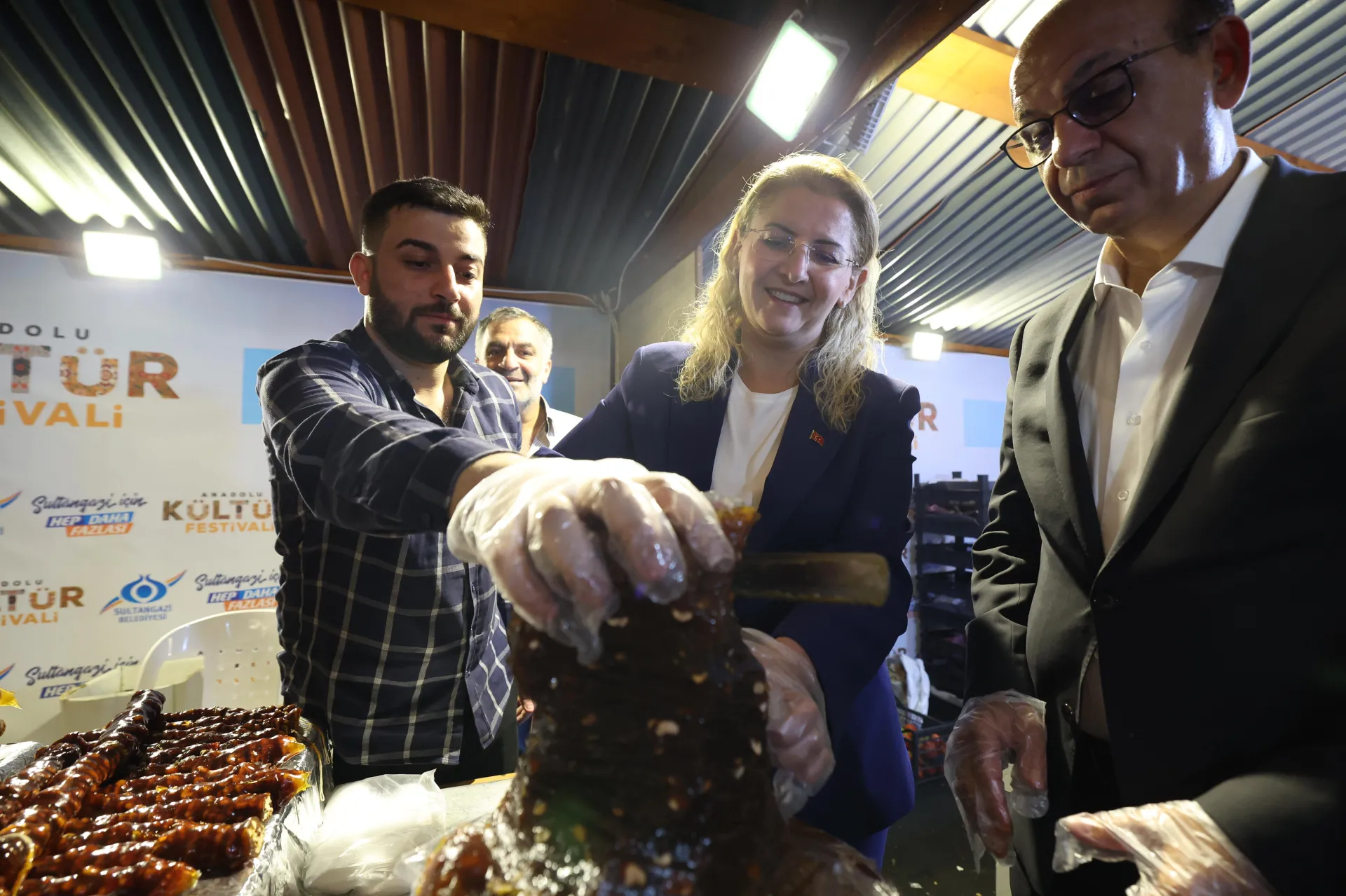 BAŞKAN OVALIOĞLU, MALATYA KÜLTÜR GÜNLERİ’NİN AÇILIŞINA KATILDI