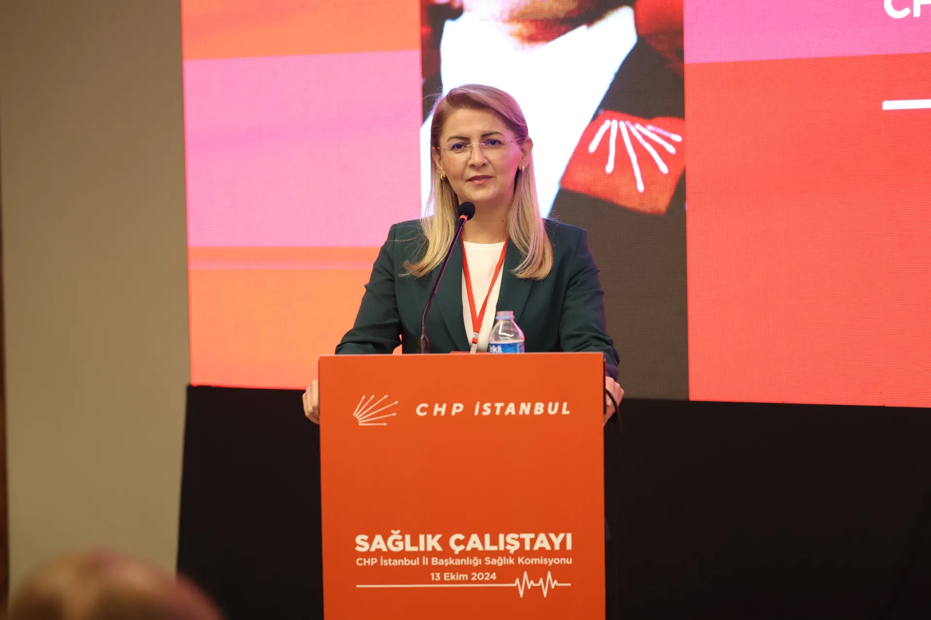 BAŞKAN OVALIOĞLU SAĞLIK ÇALIŞTAYINDA KONUŞTU: “İNSANDAN VE YAŞAMDAN YANA TUTUMUMUZU KARARLILIKLA SÜRDÜRECEĞİZ”